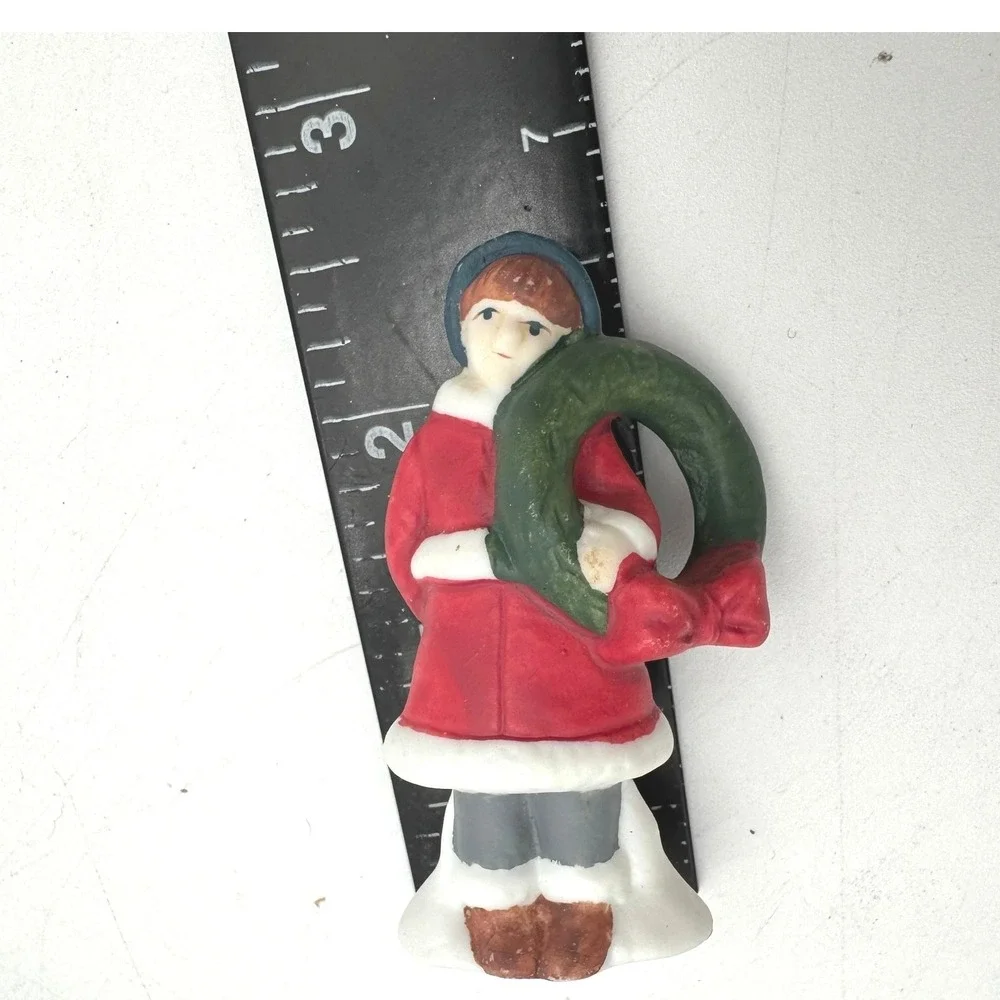 Vintage Memories Collection Ceramic Christmas Village Porcelain Figures Carolers